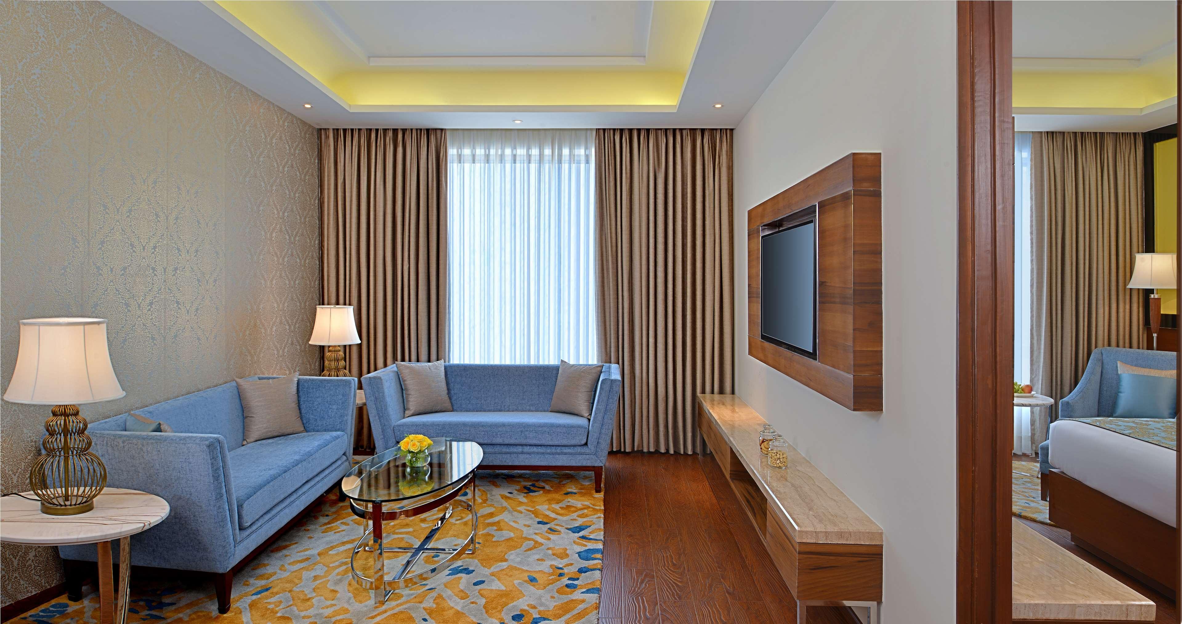 Radisson Gwalior Hotel Ngoại thất bức ảnh