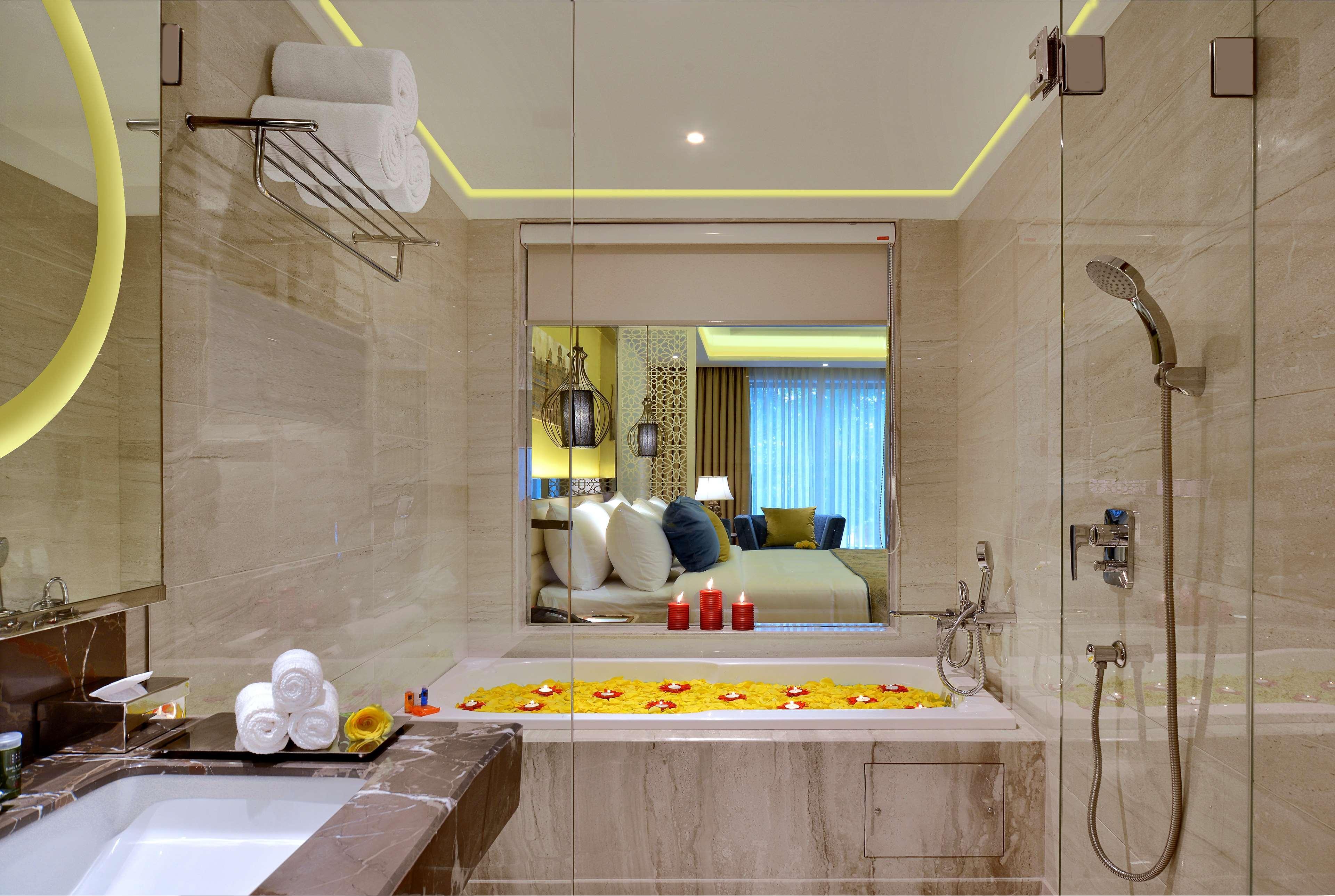 Radisson Gwalior Hotel Ngoại thất bức ảnh